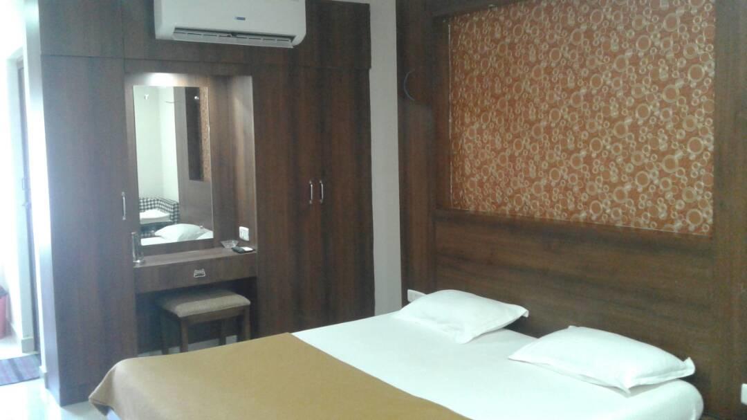 Hotel Gowri Sankar Ambāsamudram Εξωτερικό φωτογραφία