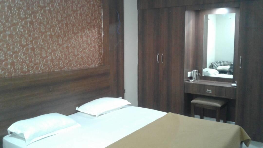 Hotel Gowri Sankar Ambāsamudram Εξωτερικό φωτογραφία